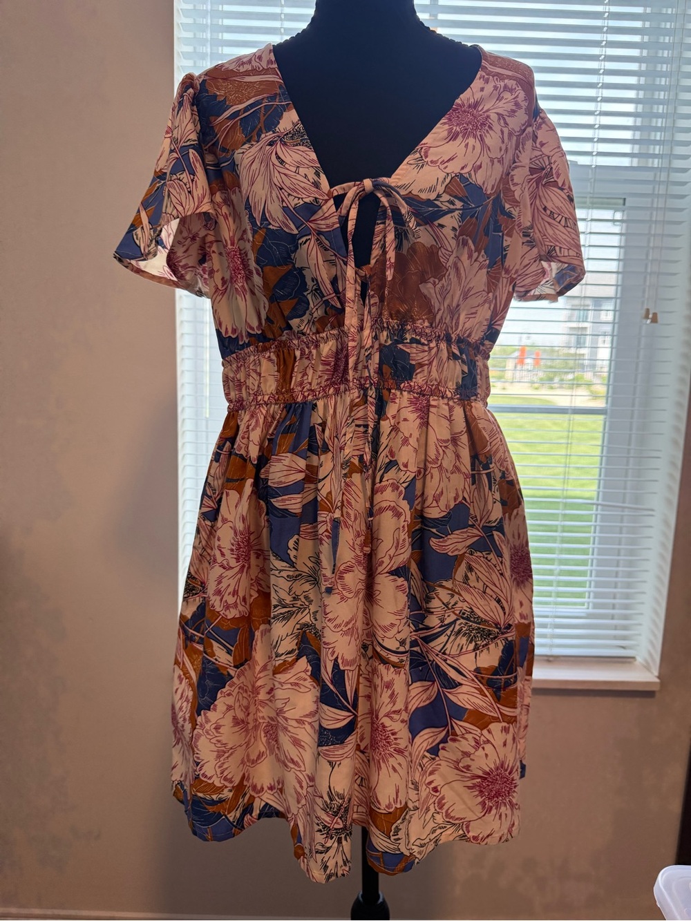 Floral Tie-Front Short Sleeve Dress in Pink and Blue
